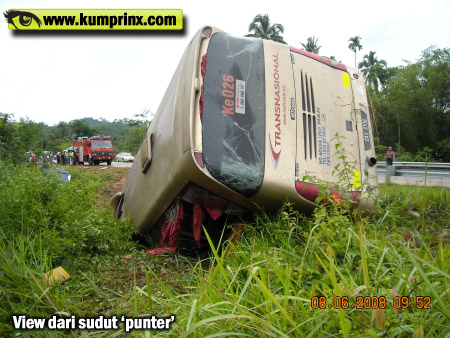 Gambar-Gambar Kemalangan Ngeri Bas Ekspres