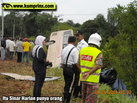 Gambar-Gambar Kemalangan Ngeri Bas Ekspres